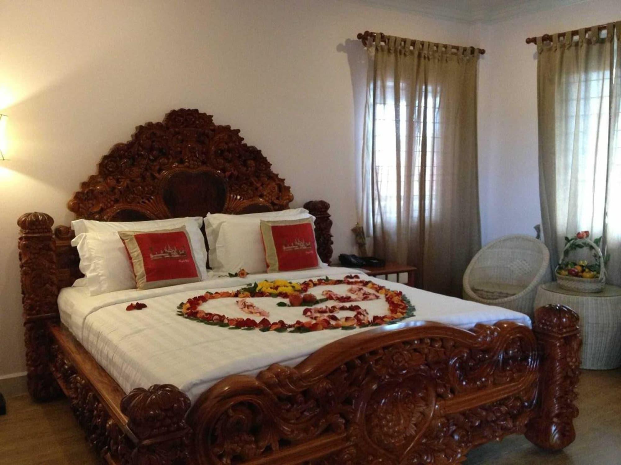 Delux Villa Battambang Exterior photo
