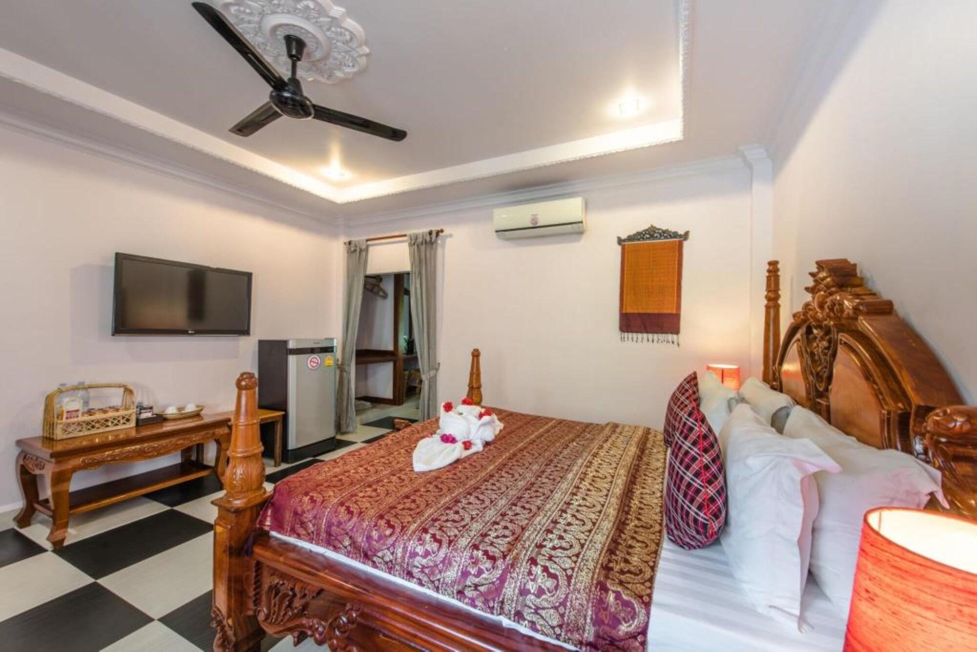 Delux Villa Battambang Exterior photo