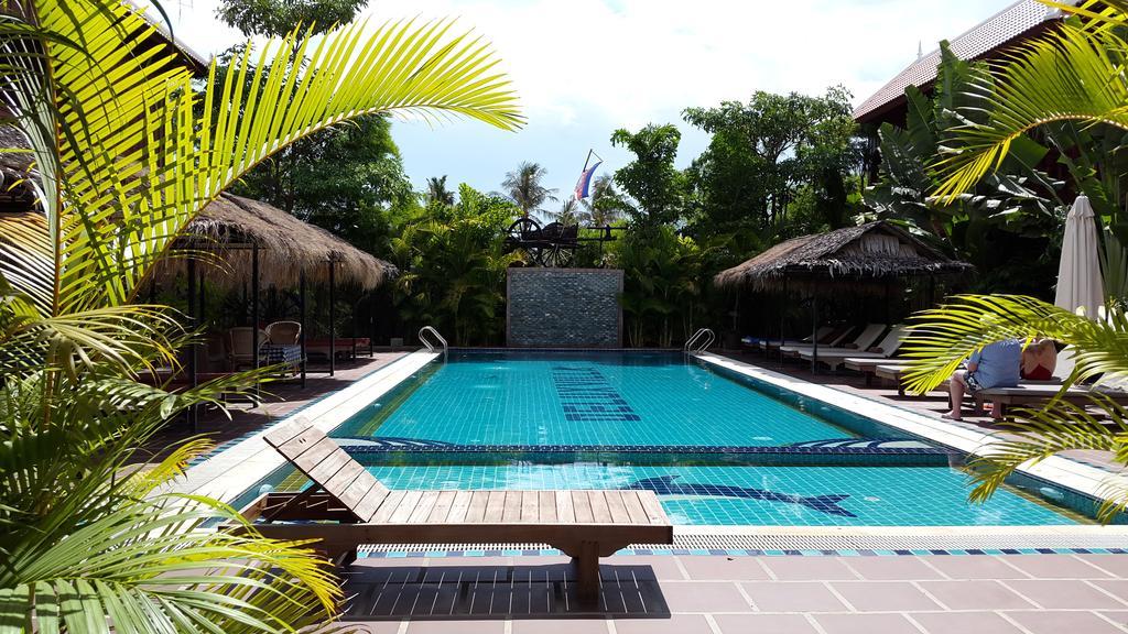 Delux Villa Battambang Exterior photo