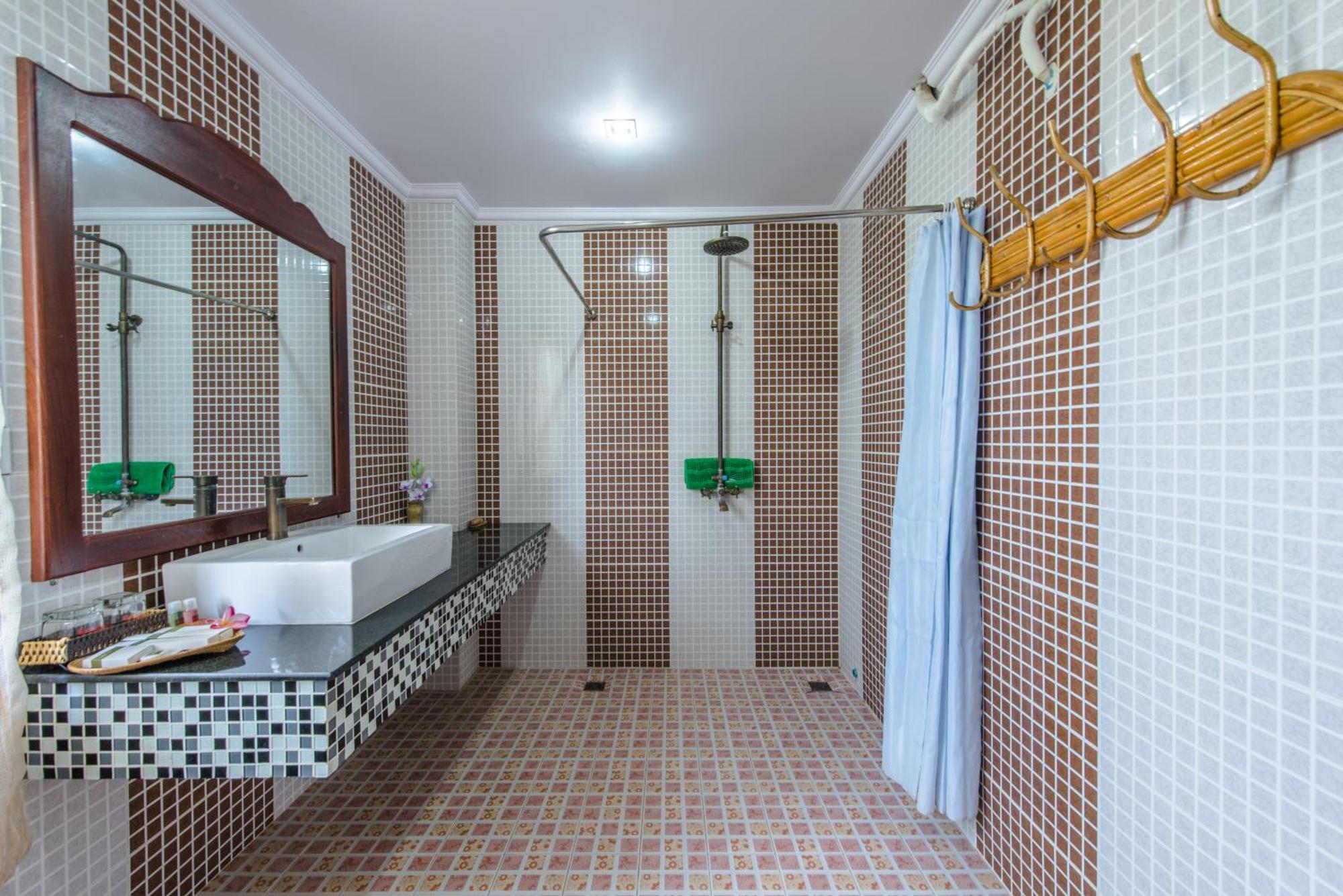 Delux Villa Battambang Exterior photo