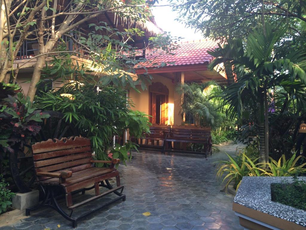 Delux Villa Battambang Exterior photo