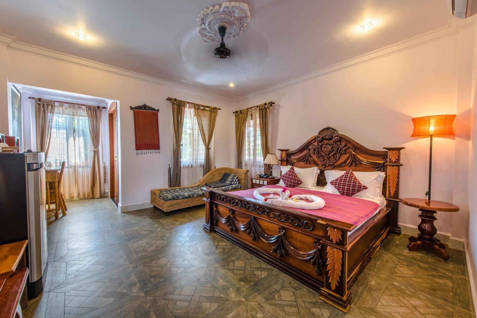 Delux Villa Battambang Exterior photo