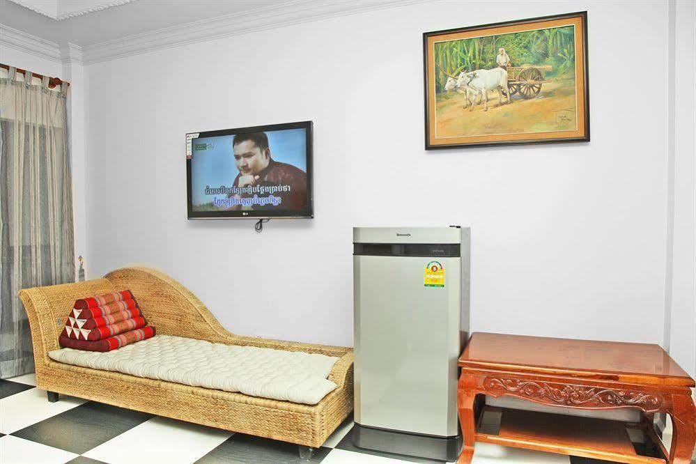 Delux Villa Battambang Exterior photo